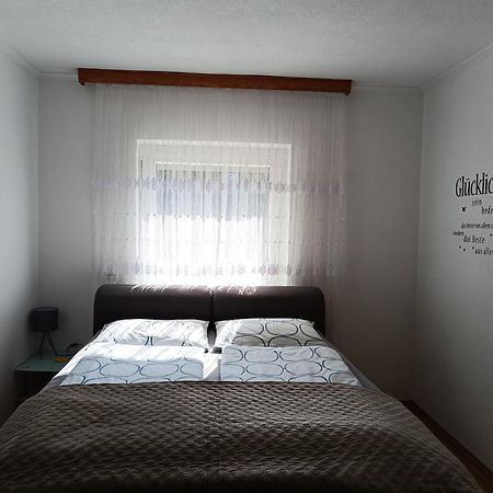 Ella Ferienwohnung Arnoldstein Bagian luar foto