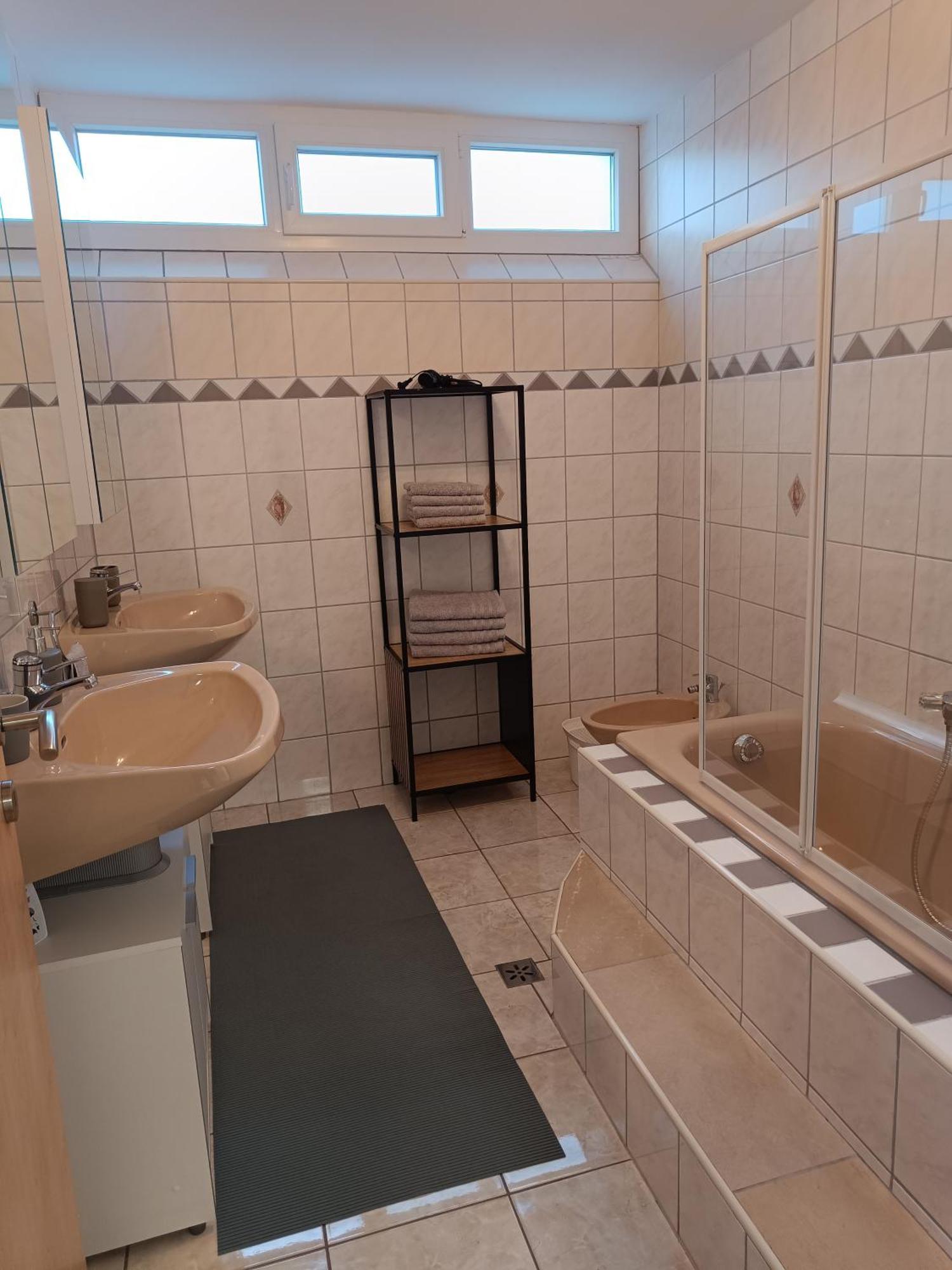 Ella Ferienwohnung Arnoldstein Ruang foto